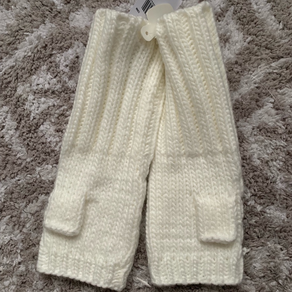 Michael Kors hand warmers - Picture 4 of 4